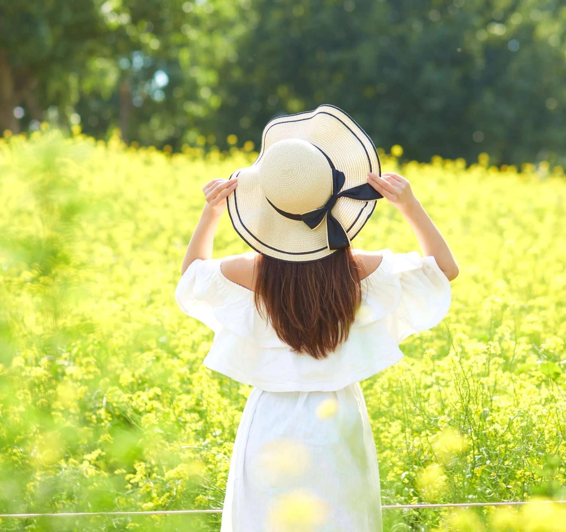 原创众里嫣然通一顾人间颜色如尘土回眸深邃岁月如歌