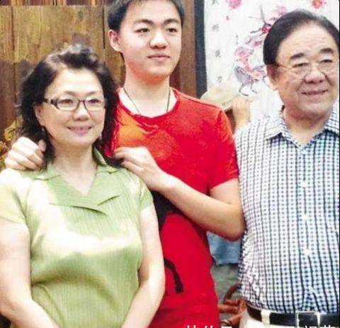 金铁霖_李谷一_金圣权