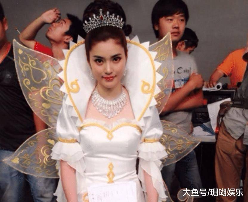 《巴啦啦小魔仙》11年了,女王前后对比,现生活照美到认不出_王慧_剧中