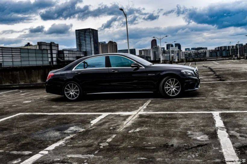 不止豪华和性能 西装暴徒mercedes-benz s63-amg_搜狐汽车_搜狐网