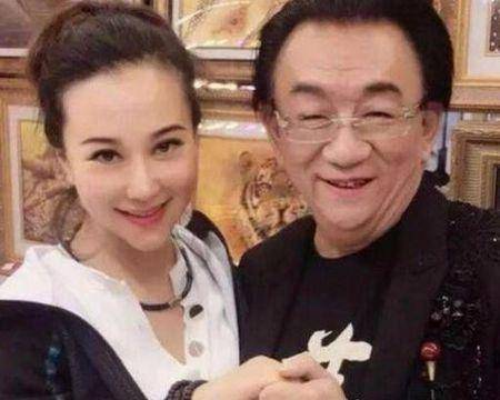 73岁侯耀华还在坚持演出,被赞相声界一股清流,向劳动者致敬错误的娱乐