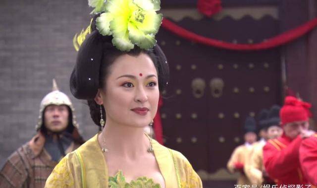 原创大唐歌飞王璐瑶扮演杨玉环图三头顶一棵卷心菜图五舞姿撩人