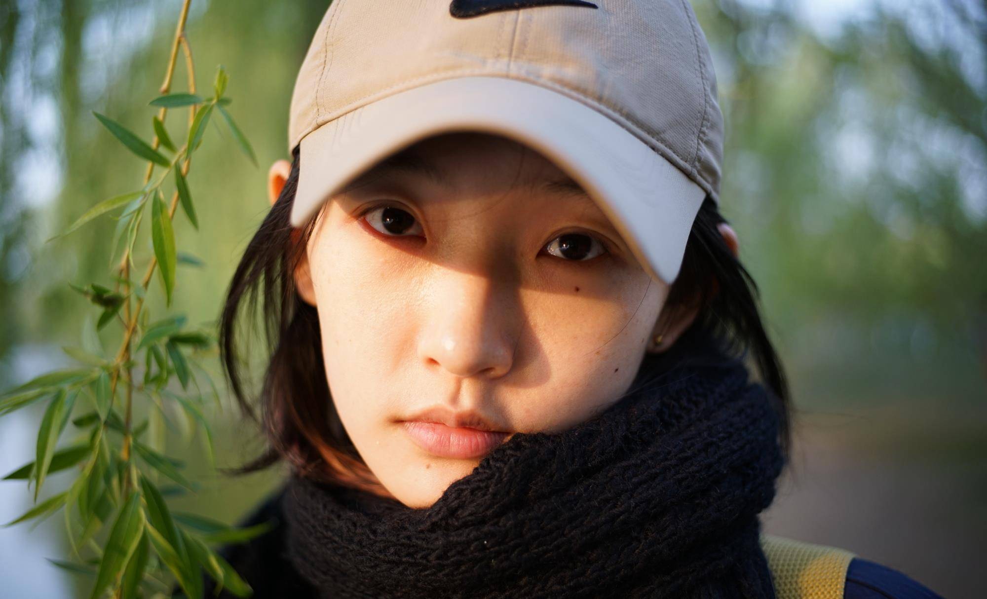 资源好,还走电影路线电影《我是你妈》是周依然出道后,拍摄的首部作品