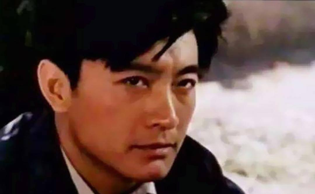 凭借自己精致的演技出演电影《新星》饰演李向南,对角色揣摩发挥淋漓