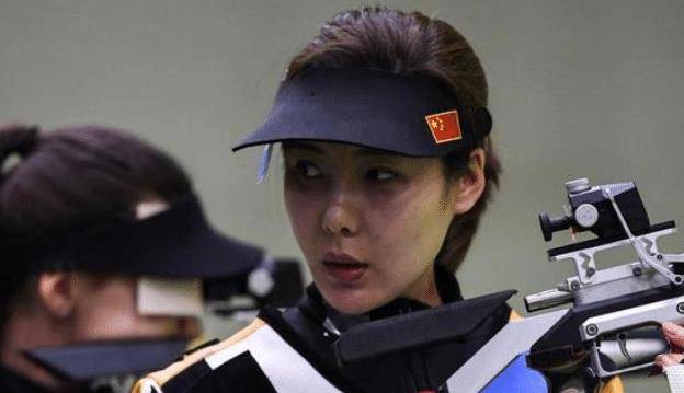 射击冠军杜丽,满脸痘痘消失,蜕变成"女神",如今39岁风韵犹存_比赛
