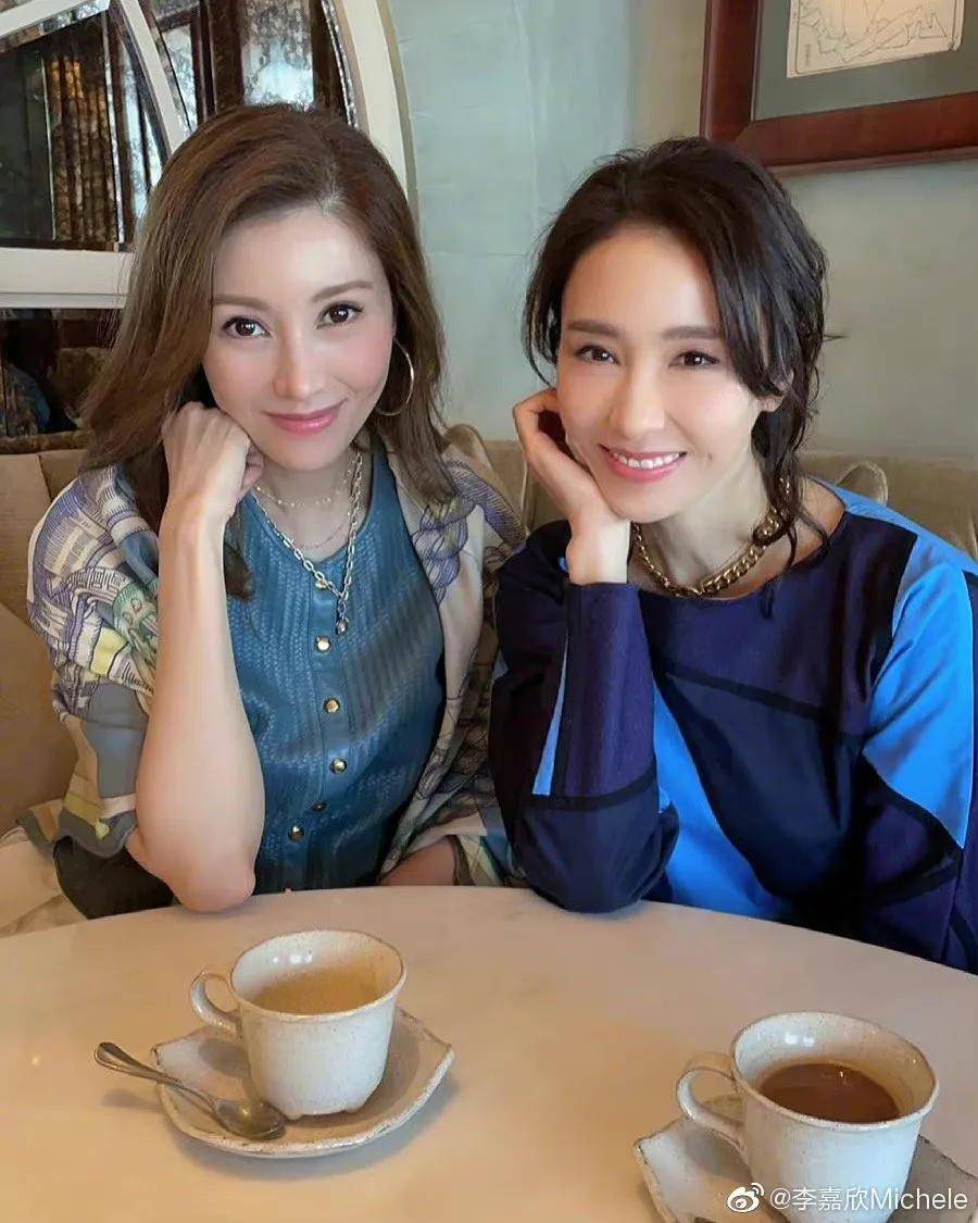 12位中年女星素颜曝光董洁逃不过发腮殷桃更是嫩到离谱