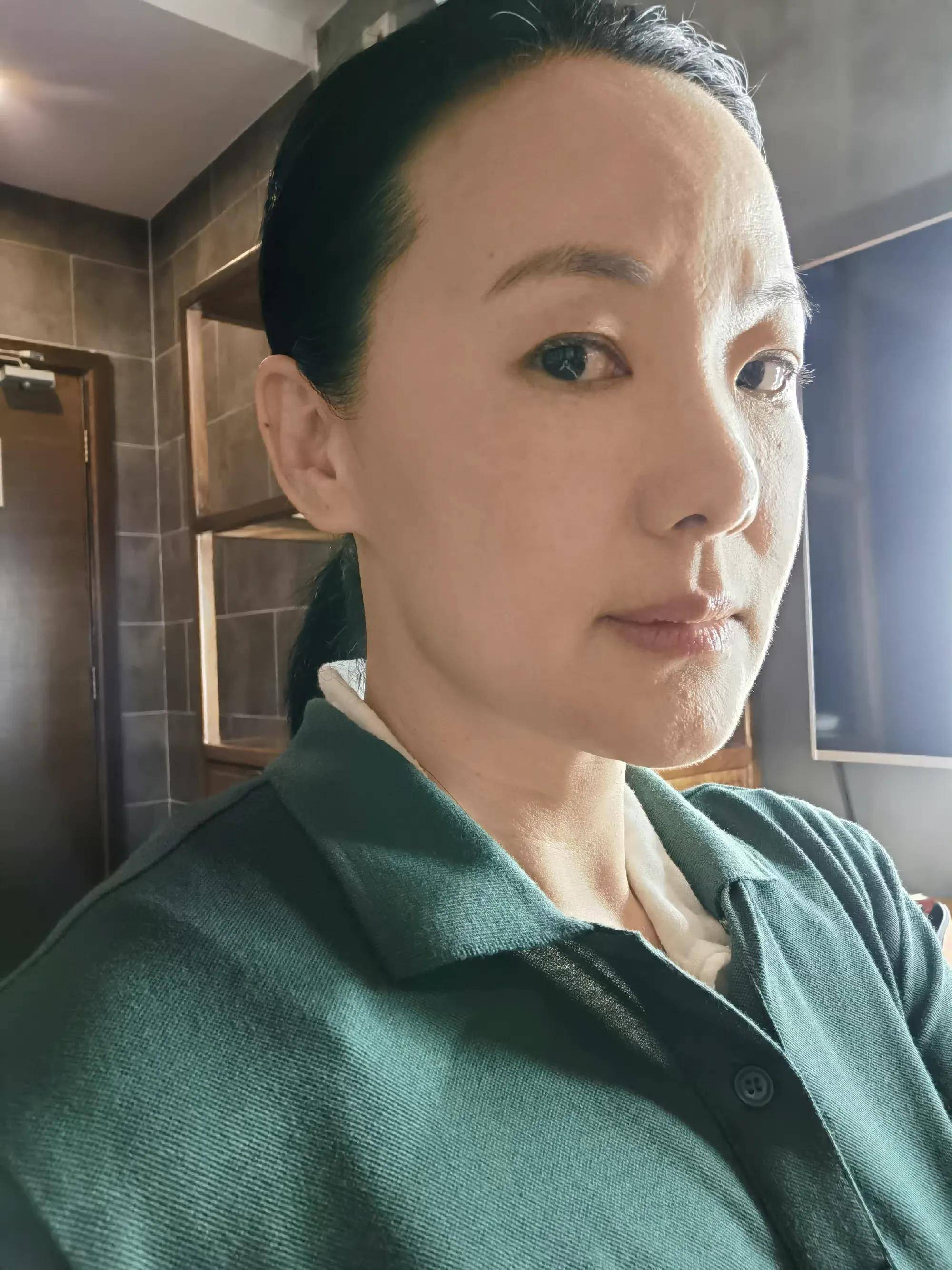 12位中年女星素颜曝光董洁逃不过发腮殷桃更是嫩到离谱