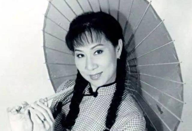 奚秀兰出道就是冠军成了父母的摇钱树婚后被丈夫宠上天