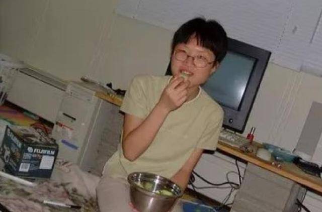 自小陈丹蕾就生活在父母的不断争吵中,同时为了陈丹