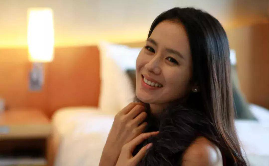 (2013)德惠翁主 (2016)今年5月份,孙艺珍最新的电影作品《现在去见你