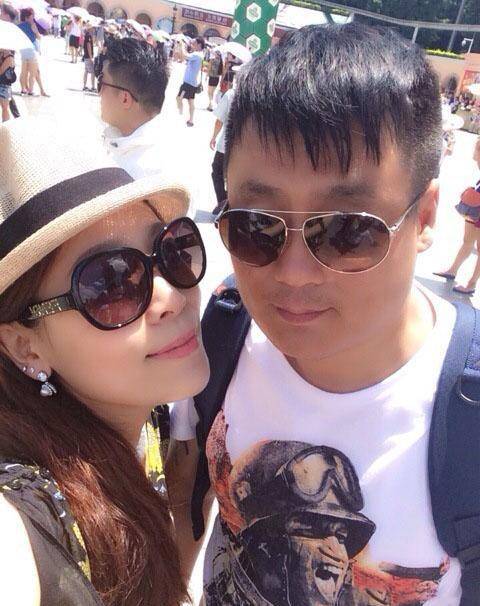 原创宋晓峰老婆原来这么漂亮颜值不输明星穿旗袍曲线迷人气质出众