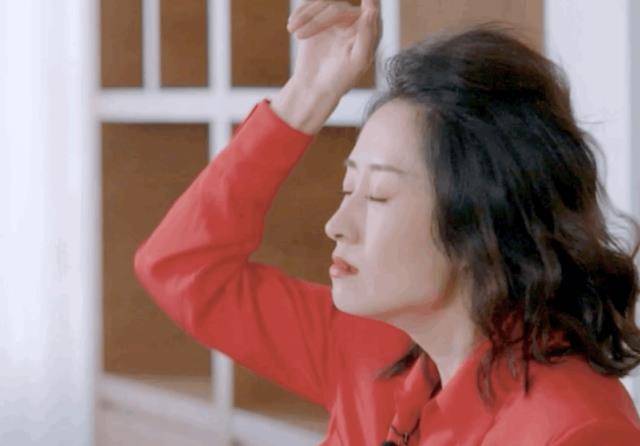 刘敏涛的表情管理的确是非常火,后期也发展成为了一个梗.
