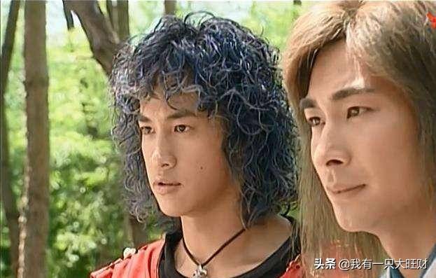 而雄霸在听到聂风和步惊云的名字后,豁然开朗,这两个孩子,便是自己