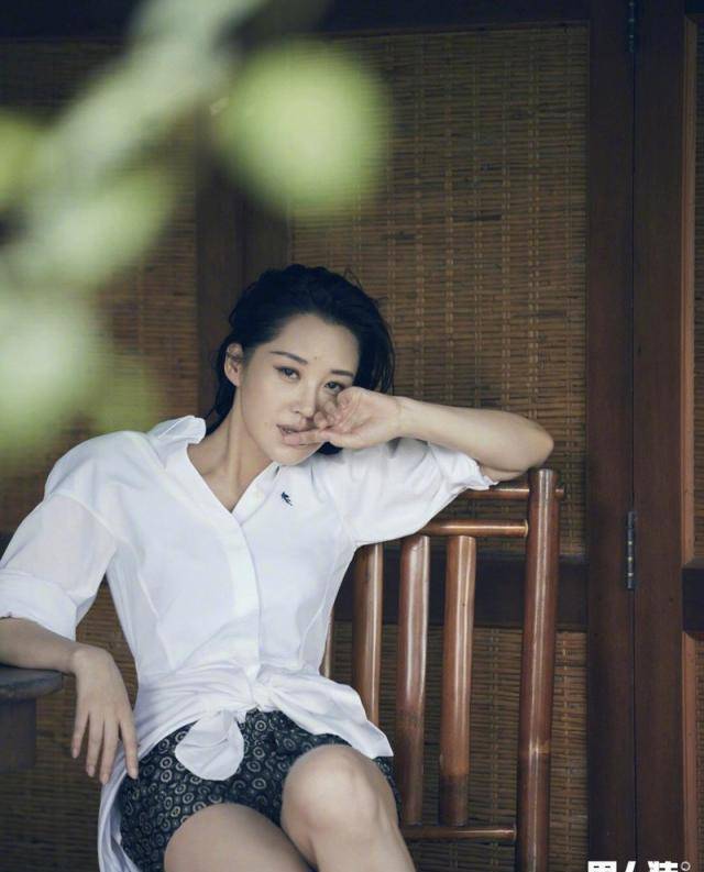原创许晴湿发写真风情万种50岁仍然斩男甚至比30年前的自己更迷人