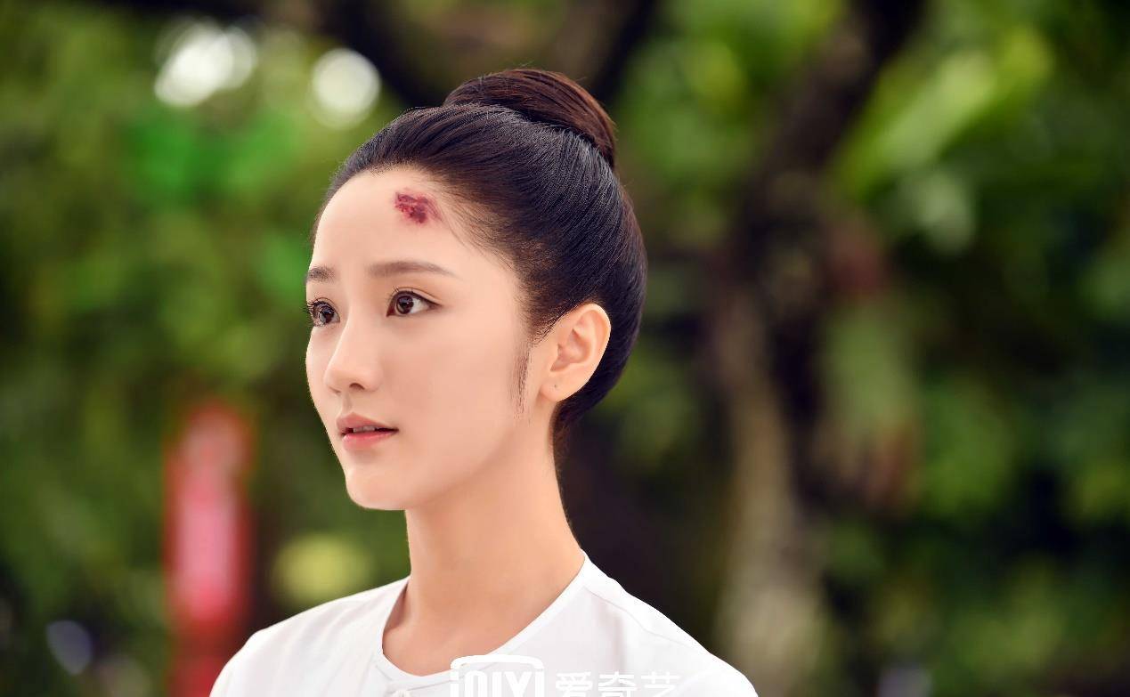 女人不用听天由命,一出好戏《小娘惹》,带来三代
