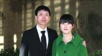 冯小刚前妻张娣,忍让徐帆7年才分手,单亲带女儿22