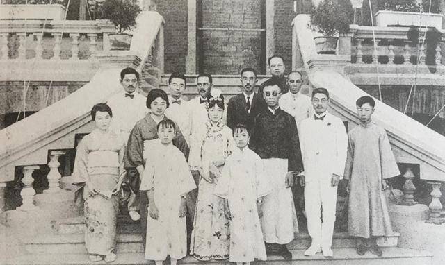 这些明星祖上都是满清贵族_妹妹_祖母_大妹