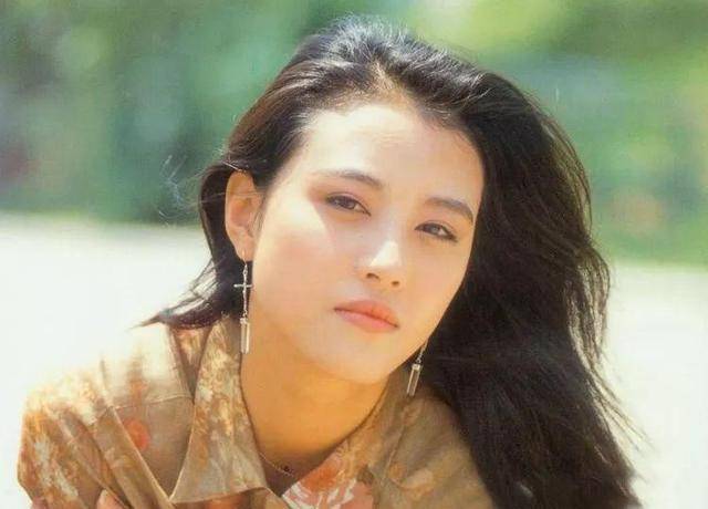 原创90年代玉女掌门人周海媚从倾国倾城到噩梦无数她经历了什么