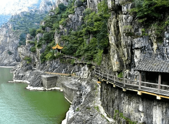 何景明认为四道是指阴平道,故道,连云栈道,傥骆道,而没有子午道