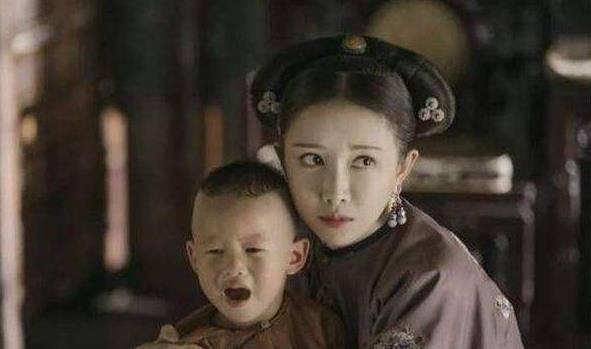 康熙58岁时,后宫14岁的妃嫔生下了一子,康熙却没有任何赏赐_儿子_什么