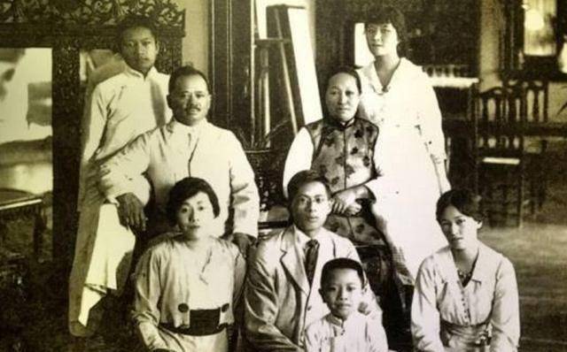 四人葬在美国同一座墓地_宋美龄_宋霭龄_宋耀如