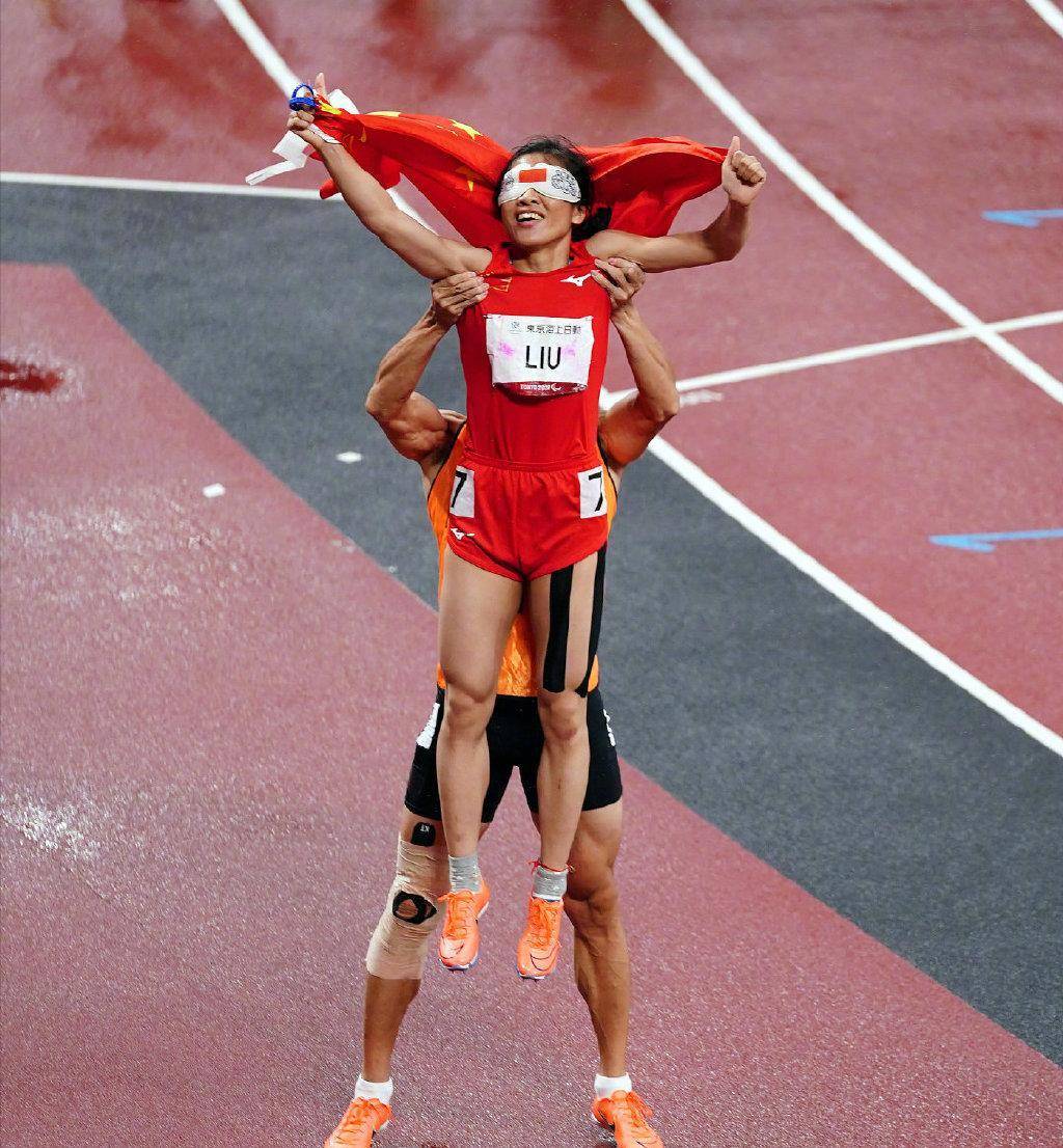 原版中国残奥冠军的双11购物车看抽泣的中国人：轮椅、手杖、假肢，没有一个是