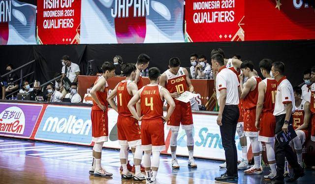 中国男篮冲击5连胜！对阵菲律宾回绝输球杜锋重启黄金同伴