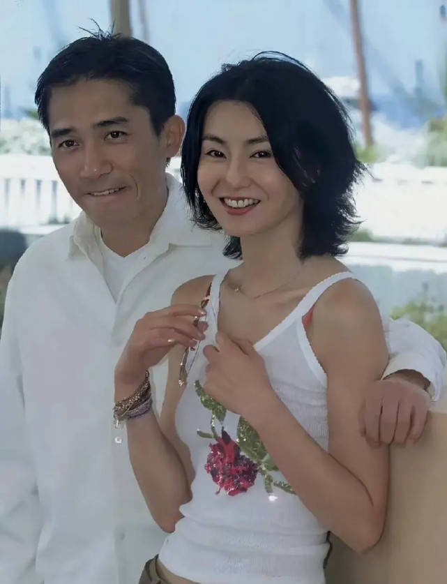 深爱张曼玉却娶刘嘉玲,梁朝伟心思男人都懂,3处细节让真相流出_互动