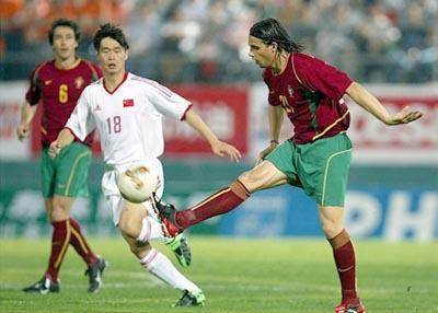 还记得18年前国足VS葡萄牙的比分吗？您认识第2队的几名球员？