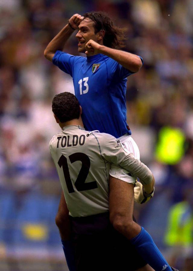 足球老照片：2000年6月29日欧洲杯半决赛意大利点球大战裁减荷兰