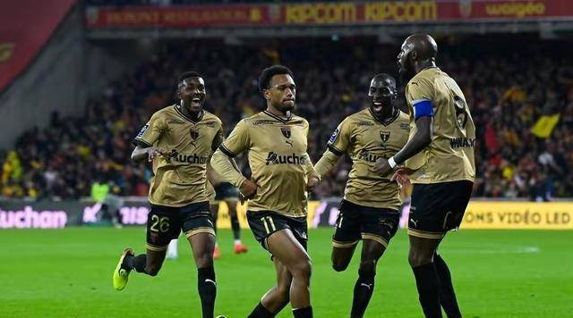 ÷���ݼ٣�����ͣ����������Ӯ���˰����װܣ������������ ...