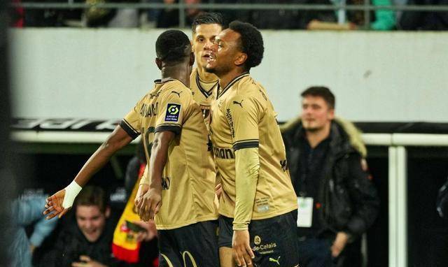 ÷���ݼ٣�����ͣ����������Ӯ���˰����װܣ������������ ...