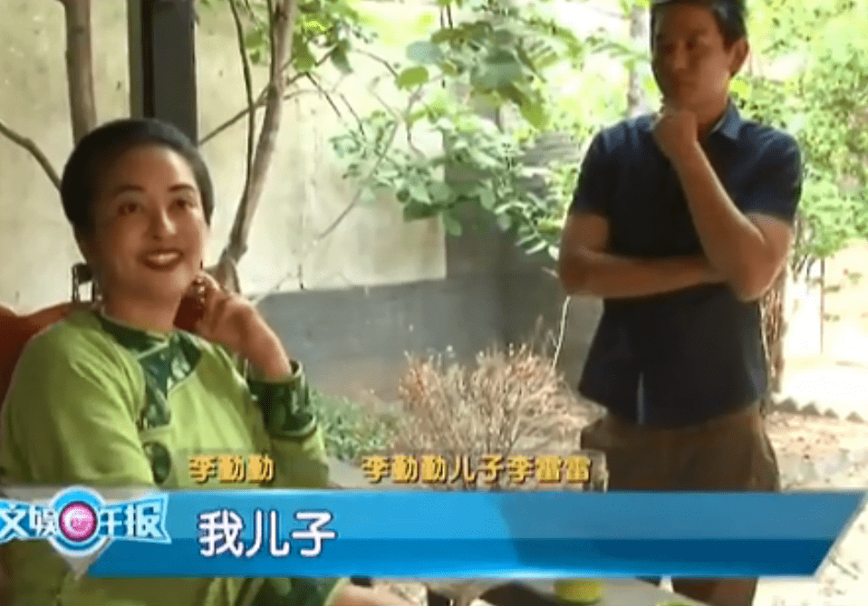 国外生活，却在国内力捧儿女，那些老演员也清晰哪里“挣钱快”