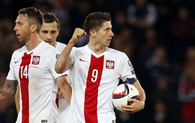 欧洲杯记忆：2012揭幕战，波兰和希腊各进1球，各吃1红，各得1分