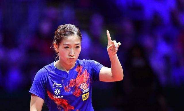 WTT澳门冠军赛：刘诗雯3-0大胜陈梦师妹，晋级女单半决赛！