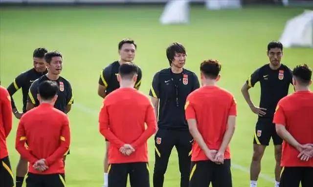 突发，中国足球遭严重冲击：阿兰洛国富武磊很绝望，冲击亚洲杯悬了