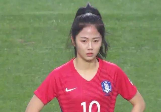 韩国足坛第一美女享受科比待遇，央视给了她13秒的独享镜头！