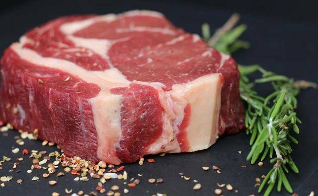 买牛肉，伶俐人专挑那6个部位，肉摊老板：一看就是内行，实会吃