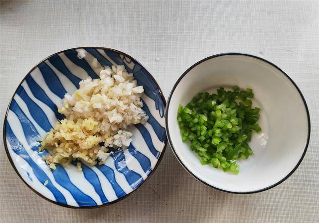 吃蘑菇首选那蘑菇，比香菇鲜，硒仅次于灵芝，如许做，孩子喜好吃