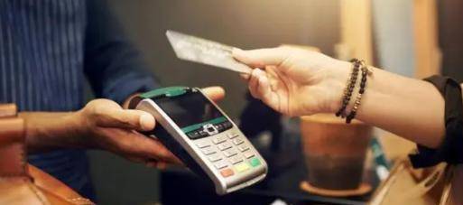 信用卡使用人数越来越多，银行监管力度加强，应注意什么问题