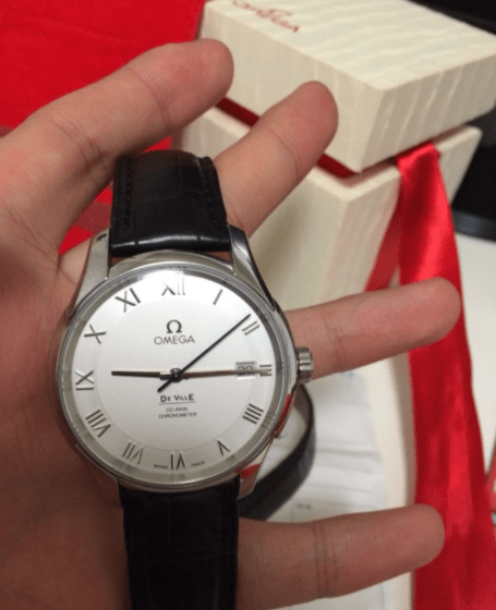 ��ҹ�����Һ�ɫ�۾�����ȴƫ����ɫ���̵����