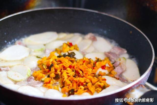 立秋后，吃大鱼大肉不如吃它，10元3斤，能当粮食也能当蔬菜