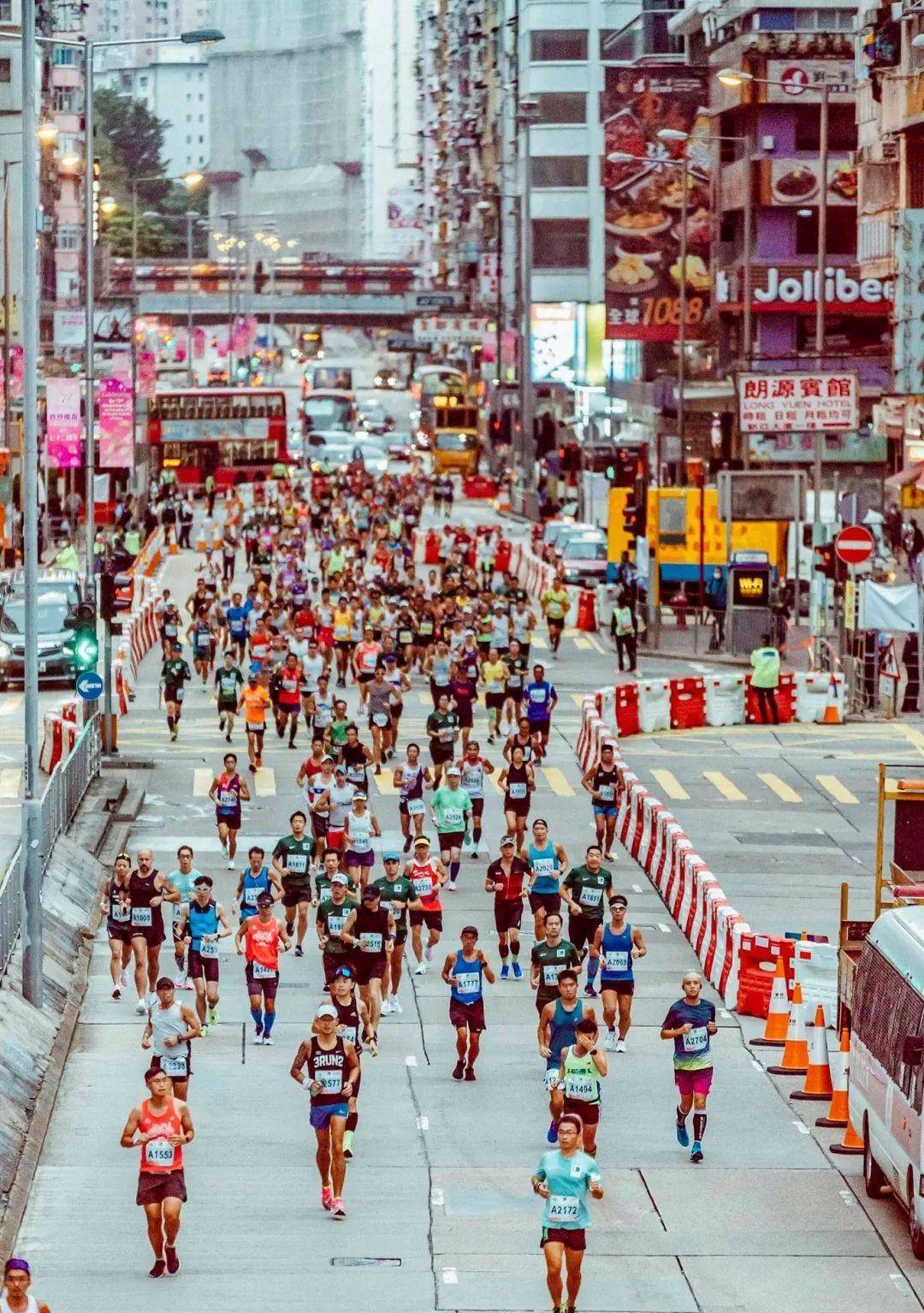 “全亚洲最虐”港马本周开跑，内地跑者若何做筹办？