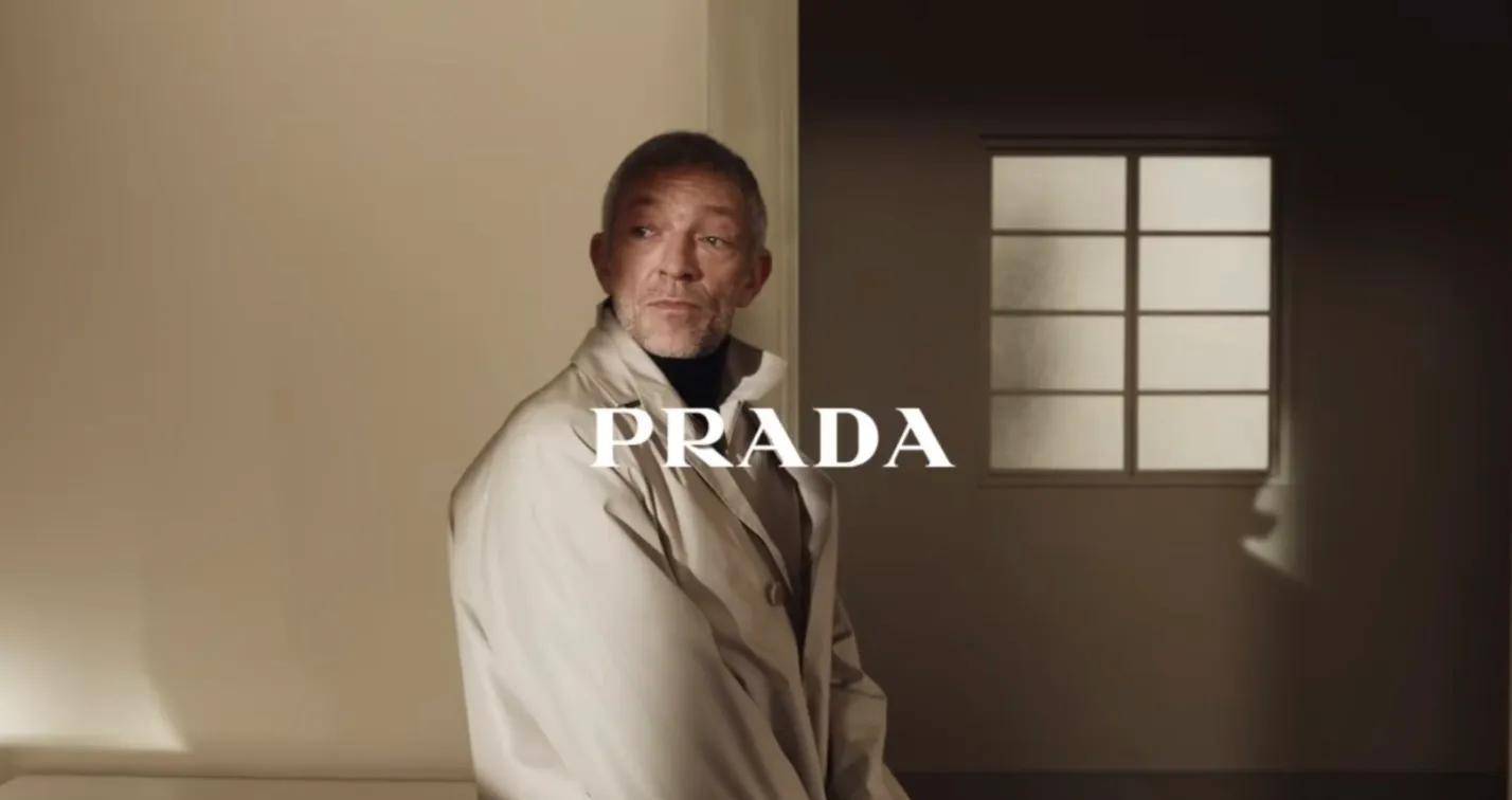 Prada���Ķ��Ʒ���������Ƭ����ɫ������