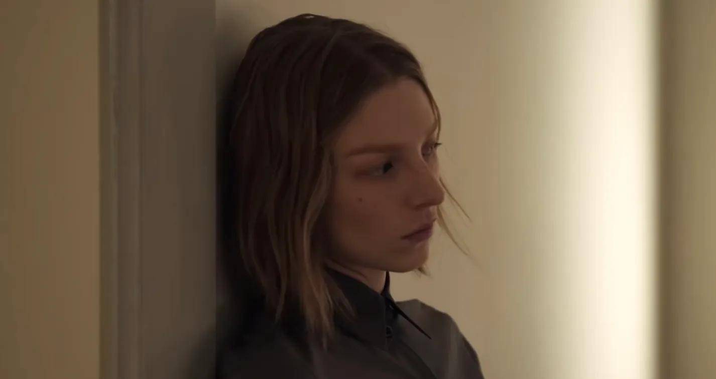 Prada���Ķ��Ʒ���������Ƭ����ɫ������