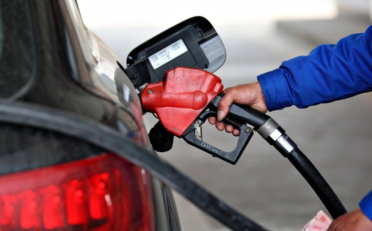 原创             今天油价降了！2023年12月18日油价调整后全国柴油、汽油价格信息