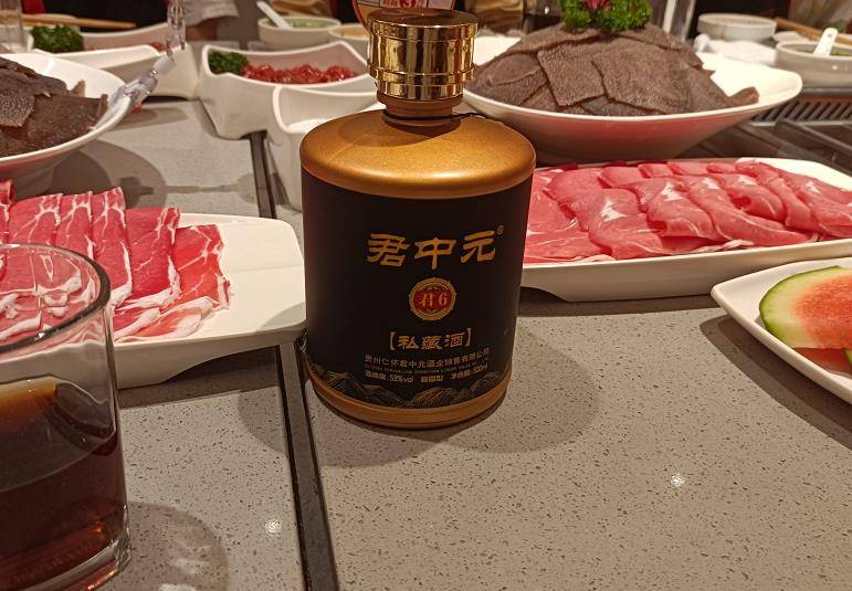 45岁河南大哥以身试酒，一喝就是25年！最末解开4个白酒“谣言”