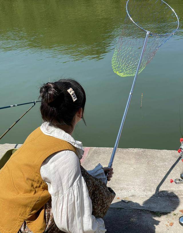 秋天到啦，软糯甜妹穿搭和小彩虹徐梦洁学起来吧