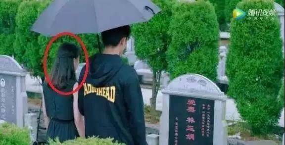 王子文新剧抠图被曝光，网友：不学赵丽颖偏要学Angelababy！