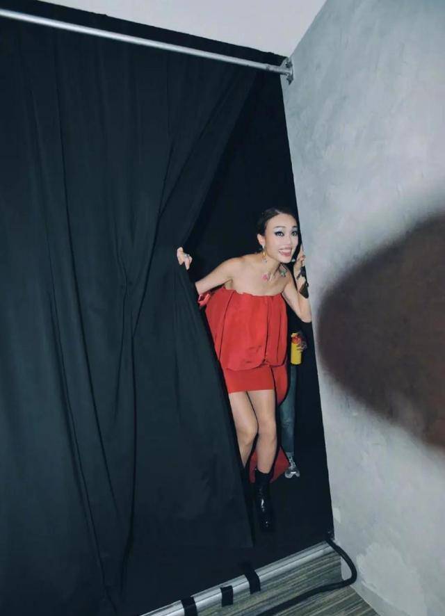 �¹�ϣ������������������ǿ��ļ�λŮ����������ӫĻǰ ...